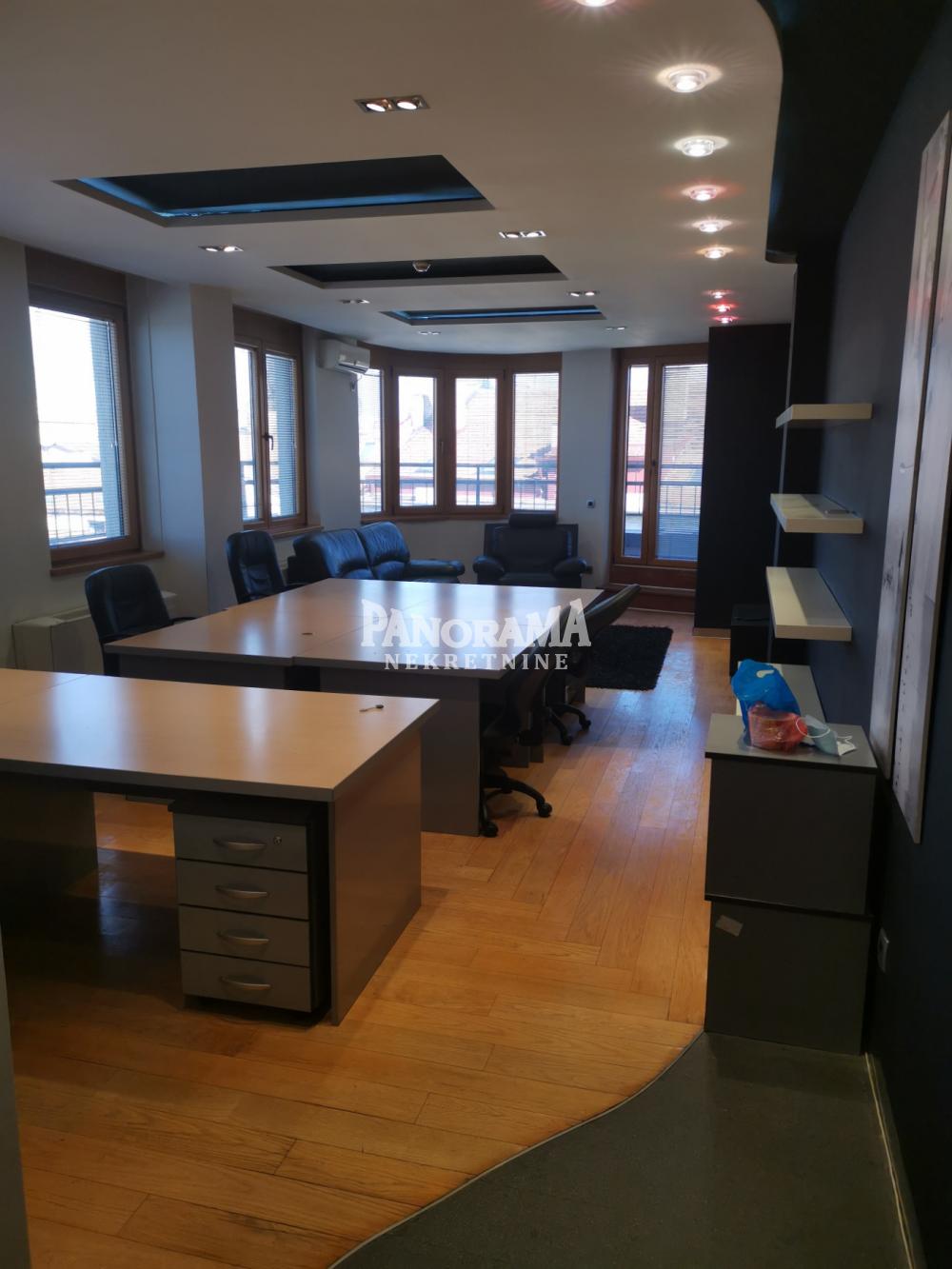 Poslovno kancelarijski prostor,2.0,70m2,lux ID#3005
