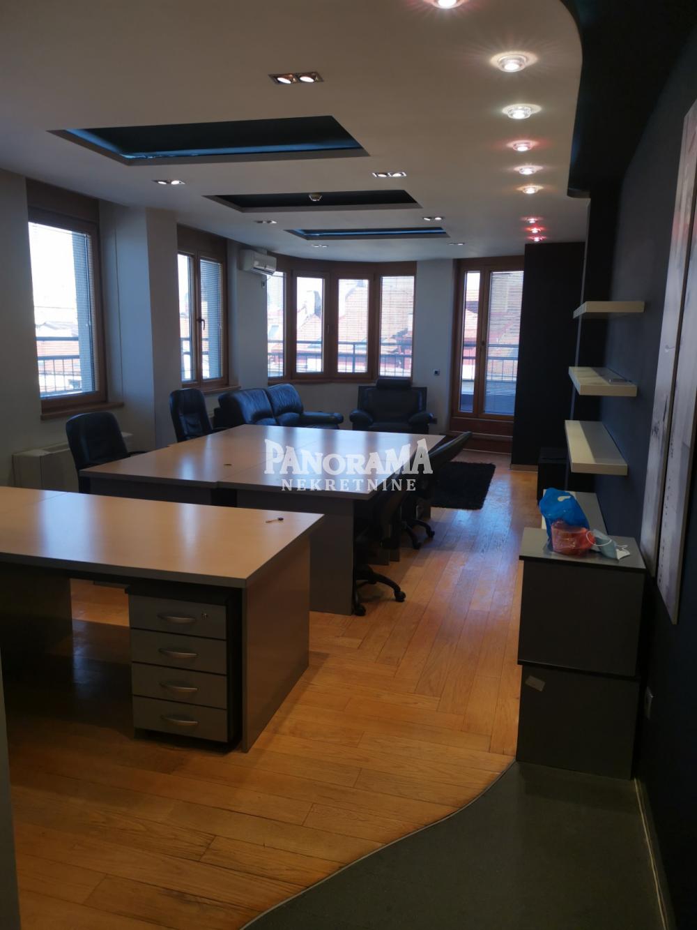 Poslovno kancelarijski prostor,2.0,70m2,lux ID#3005